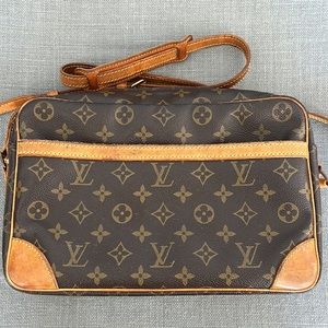 Authentic Louis Vuitton Shoulder Cross Body Trocadero 30 Monogram *see descrip